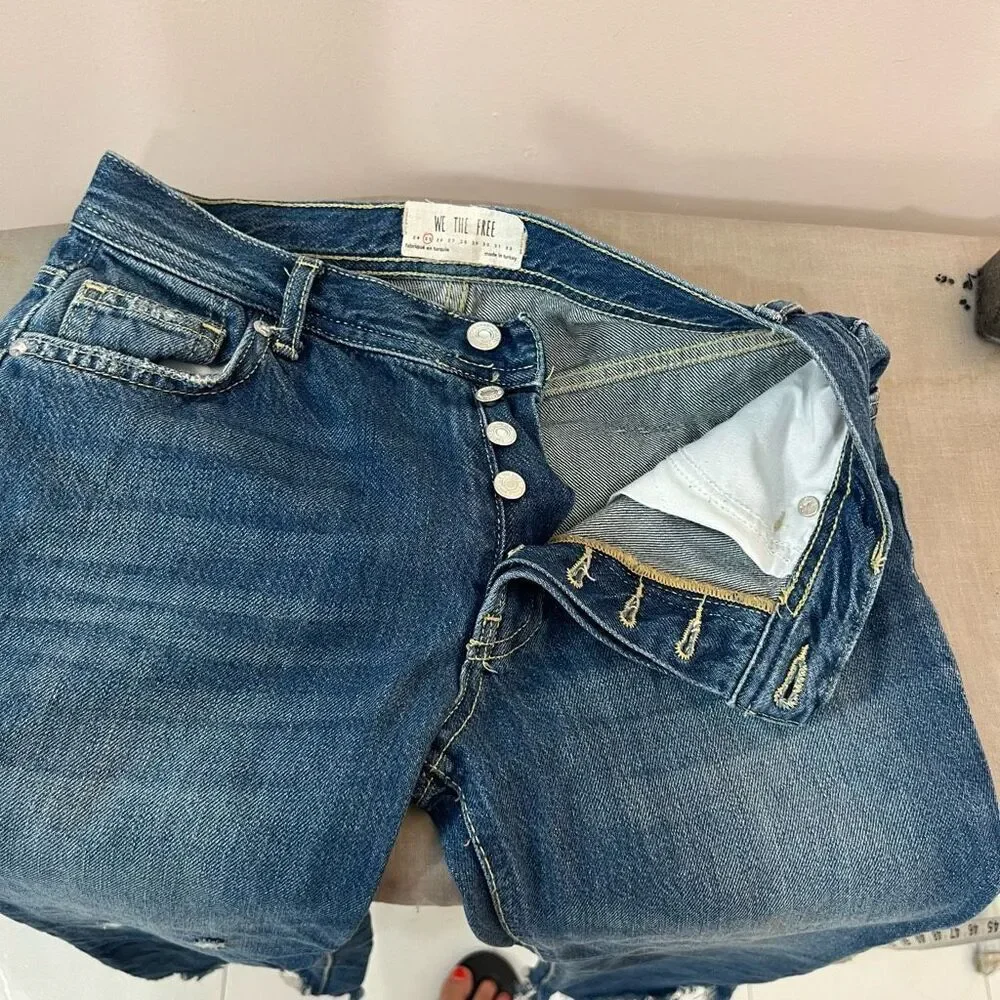 FREE PEOPLE STRAIGHT UP BAGGY MEDIUM WASH HIGH RISE JEANS size 25